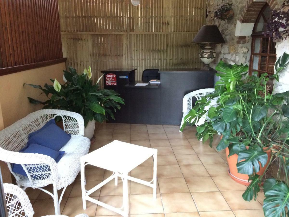 Le Phoenix Hotel Saint-Florentin  Buitenkant foto